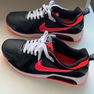 New Nike Air Max Trax Black/Hyper Punch-White